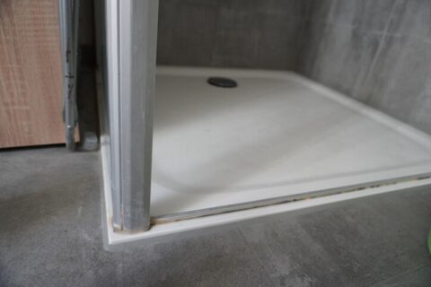 Low-Maintenance Shower Base, New England